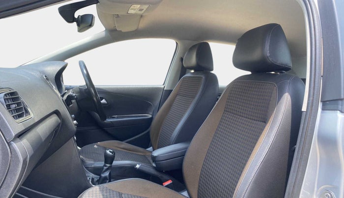 2018 Volkswagen Polo HIGHLINE PLUS 1.5 16 ALLOY, Diesel, Manual, 76,977 km, Right Side Front Door Cabin