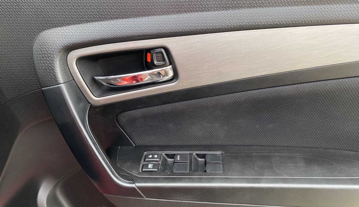 2018 Maruti Vitara Brezza ZDI PLUS AT DUAL TONE, Diesel, Automatic, 67,416 km, Driver Side Door Panels Control