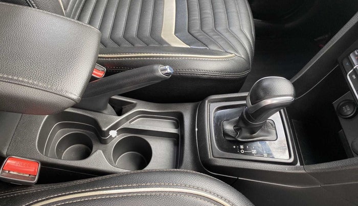 2018 Maruti Vitara Brezza ZDI PLUS AT DUAL TONE, Diesel, Automatic, 67,416 km, Gear Lever