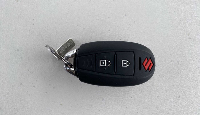 2018 Maruti Vitara Brezza ZDI PLUS AT DUAL TONE, Diesel, Automatic, 67,416 km, Key Close Up
