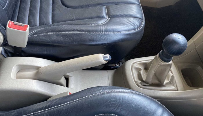 2015 Maruti Swift Dzire VDI, Diesel, Manual, 68,240 km, Gear Lever