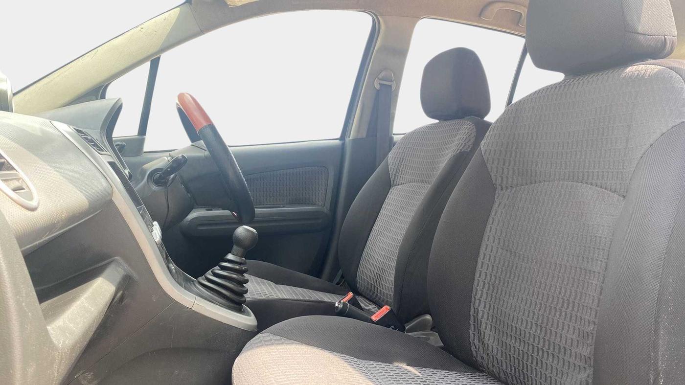 2015 Maruti Ritz VDI, CNG, Manual, 77,743 km, Right Side Front Door Cabin