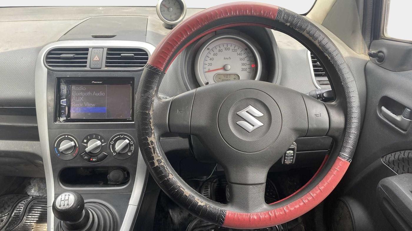 2015 Maruti Ritz VDI, CNG, Manual, 77,743 km, Steering Wheel Close Up