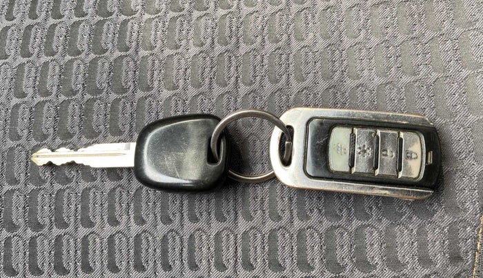 2015 Maruti Ritz VDI, Diesel, Manual, 77,743 km, Lock system - Remote key not working