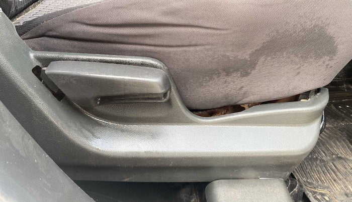 2015 Maruti Ritz VDI, Diesel, Manual, 77,743 km, Driver Side Adjustment Panel