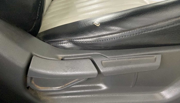2021 Hyundai AURA S 1.2 CNG, CNG, Manual, 56,413 km, Driver Side Adjustment Panel