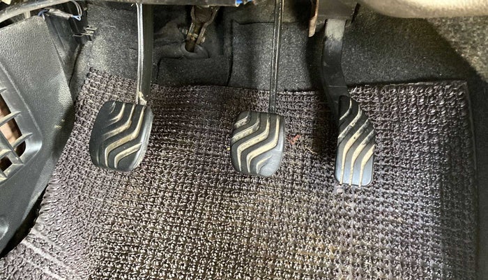 2017 Renault Kwid RXL, Petrol, Manual, 56,440 km, Pedals