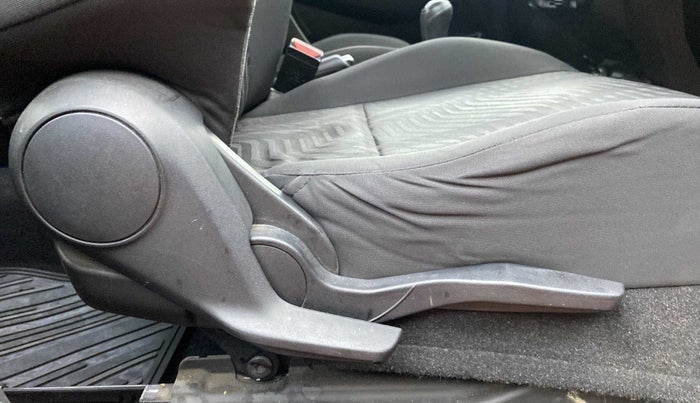2019 Maruti Swift VXI, Petrol, Manual, 77,042 km, Driver Side Adjustment Panel