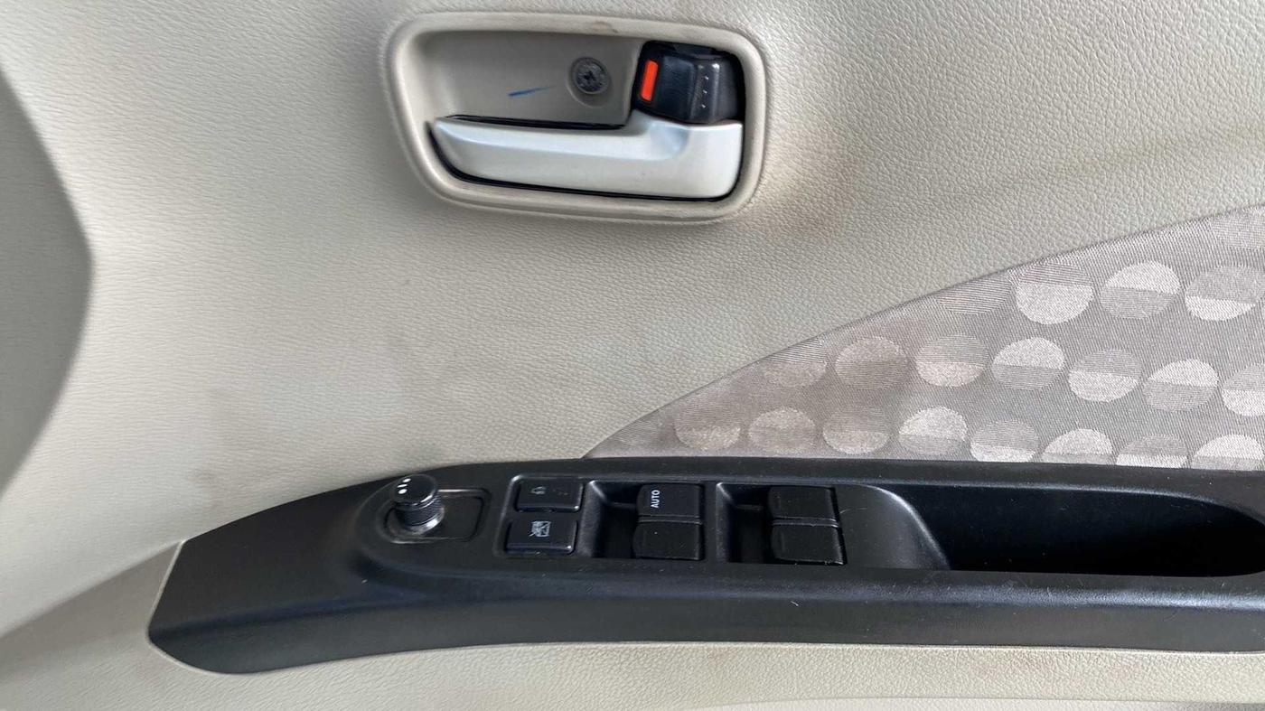 2016 Maruti Celerio ZXI AMT, Petrol, Automatic, 72,029 km, Driver Side Door Panels Control