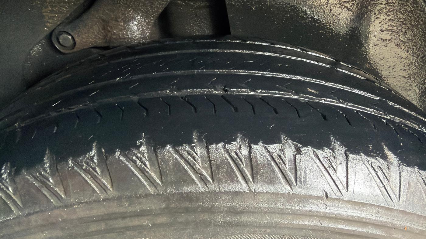 2023 Tata Safari XZA PLUS DARK EDITION, Diesel, Automatic, 58,699 km, Left Rear Tyre Tread