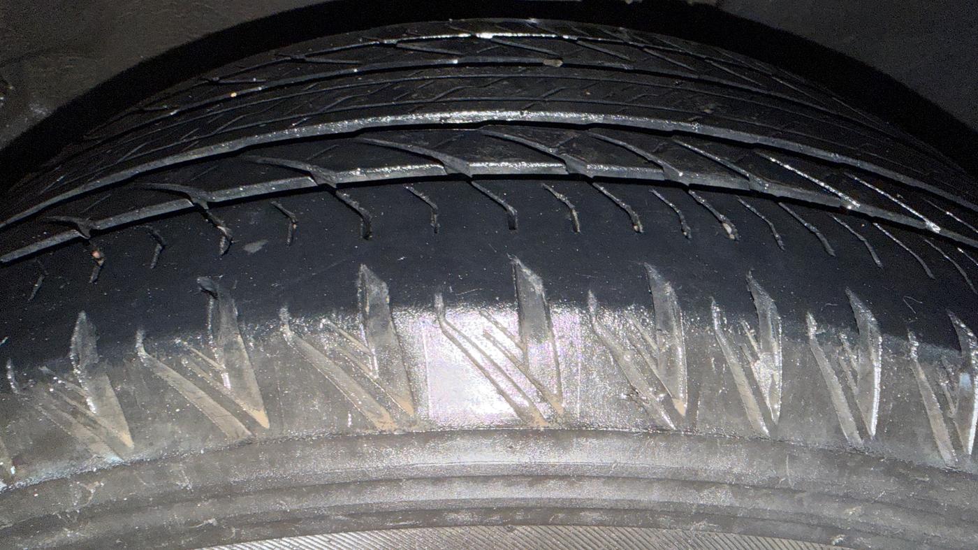 2023 Tata Safari XZA PLUS DARK EDITION, Diesel, Automatic, 58,699 km, Left Front Tyre Tread