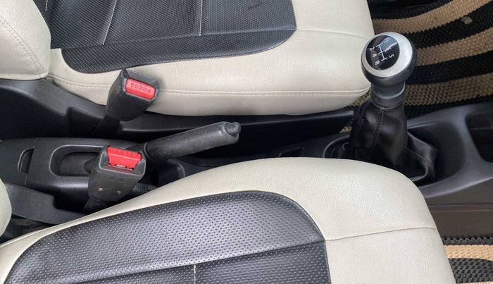 2018 Maruti Wagon R 1.0 VXI, Petrol, Manual, 26,398 km, Gear Lever