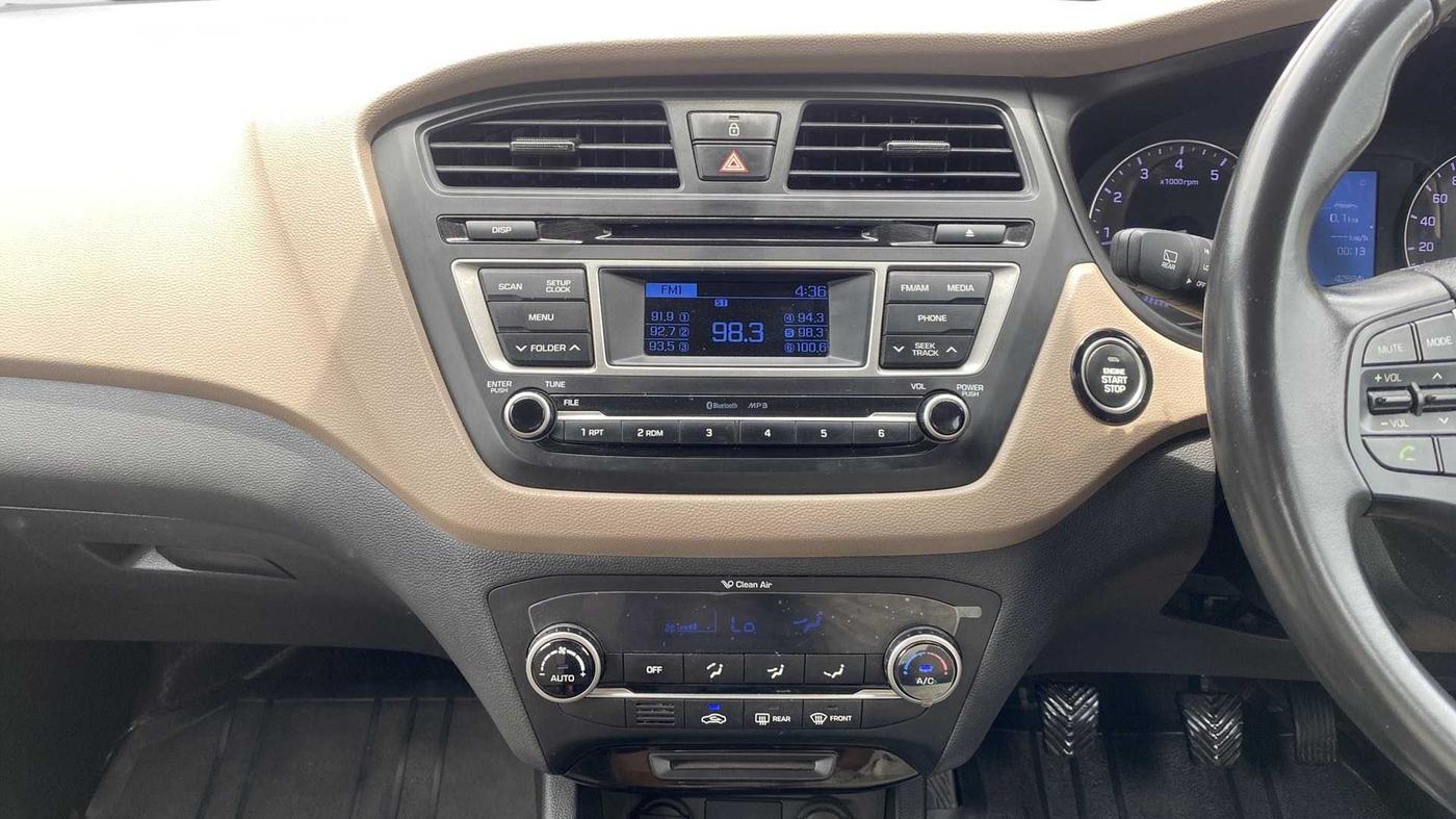2015 Hyundai Elite i20 ASTA 1.2, Petrol, Manual, 42,877 km, Infotainment System