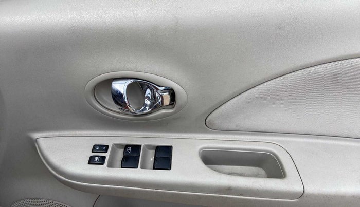 2013 Renault Pulse RXZ DIESEL, Diesel, Manual, 1,10,106 km, Driver Side Door Panels Control