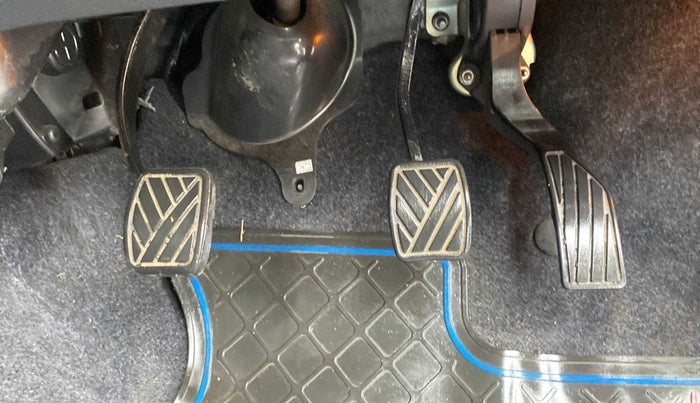 2014 Maruti Ritz VXI ELATE LIMITED EDITION, Petrol, Manual, 15,656 km, Pedals