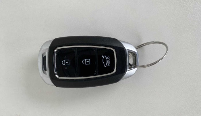 2019 Hyundai Verna 1.6 VTVT SX, Petrol, Manual, 32,601 km, Key Close Up