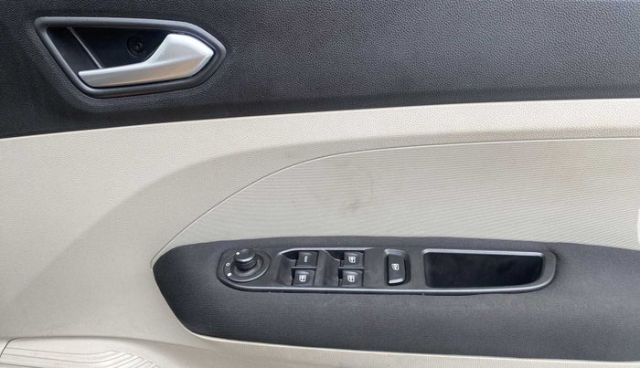 2021 Renault TRIBER RXZ, Petrol, Manual, 16,077 km, Driver Side Door Panels Control