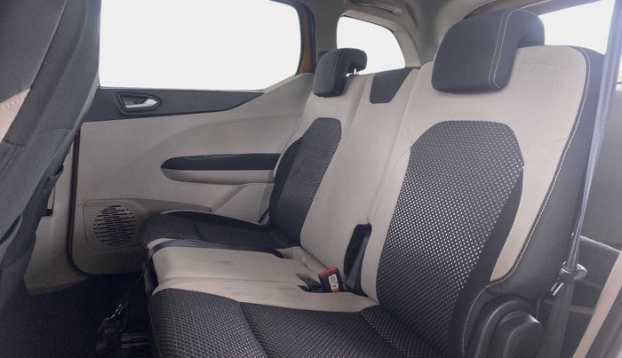 2021 Renault TRIBER RXZ, Petrol, Manual, 16,077 km, Right Side Rear Door Cabin