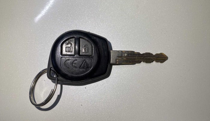 2018 Maruti Swift VXI, Petrol, Manual, 35,164 km, Key Close Up