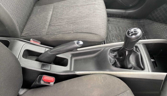 2016 Maruti Baleno DELTA PETROL 1.2, Petrol, Manual, 1,23,124 km, Gear Lever