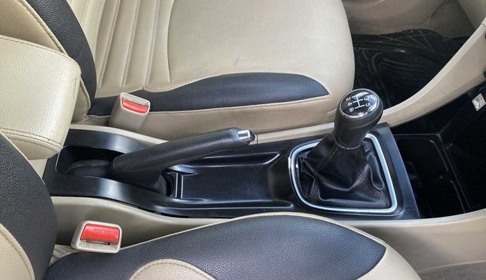 2016 Maruti Ciaz VDI+ SHVS, Diesel, Manual, 78,437 km, Gear Lever