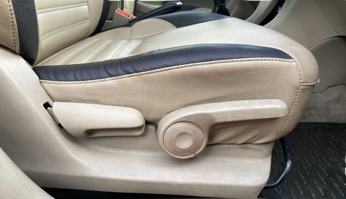 2016 Maruti Ciaz VDI+ SHVS, Diesel, Manual, 78,437 km, Driver Side Adjustment Panel