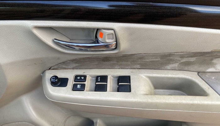 2016 Maruti Ciaz VDI+ SHVS, Diesel, Manual, 78,437 km, Driver Side Door Panels Control