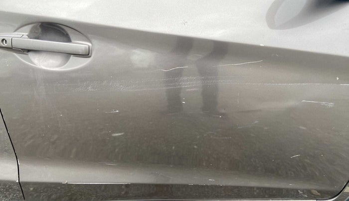2014 Honda Brio S MT, CNG, Manual, 77,651 km, Driver-side door - Minor scratches