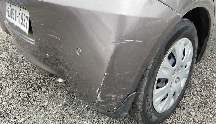 2014 Honda Brio S MT, CNG, Manual, 77,651 km, Rear bumper - Minor scratches