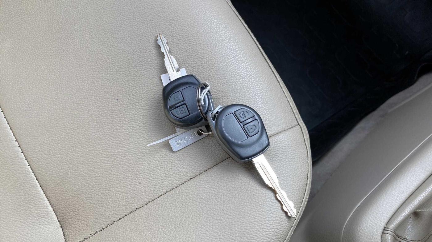 2012 Maruti Swift Dzire VXI, Petrol, Manual, 29,896 km, Key Close Up