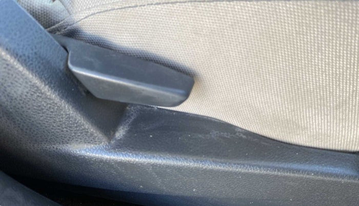 2014 Renault Duster 110 PS RXZ DIESEL, Diesel, Manual, 33,684 km, Driver Side Adjustment Panel