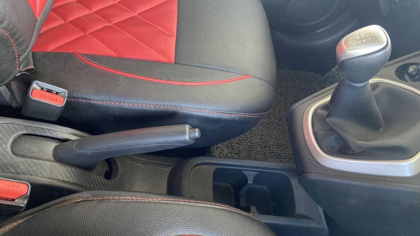 2019 Datsun Go T(O), Petrol, Manual, 18,105 km, Gear Lever