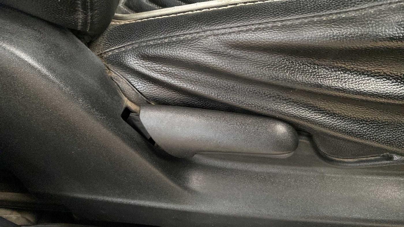 2016 Maruti Vitara Brezza VDI, Diesel, Manual, 88,623 km, Driver Side Adjustment Panel