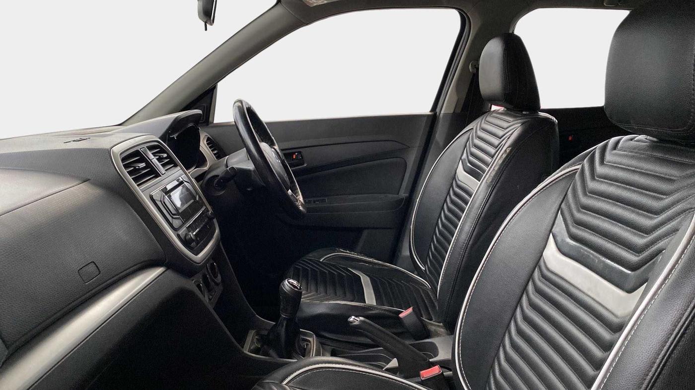 2016 Maruti Vitara Brezza VDI, Diesel, Manual, 88,623 km, Right Side Front Door Cabin