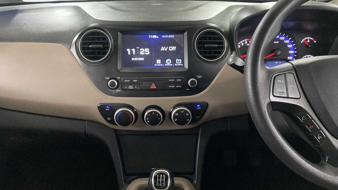 2017 Hyundai Xcent SX 1.2, Petrol, Manual, 58,379 km, Air Conditioner
