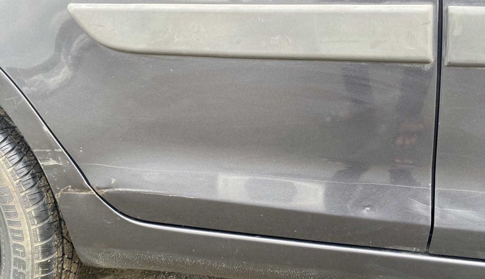 2017 Maruti Swift VXI O, Petrol, Manual, 26,757 km, Right rear door - Slightly dented