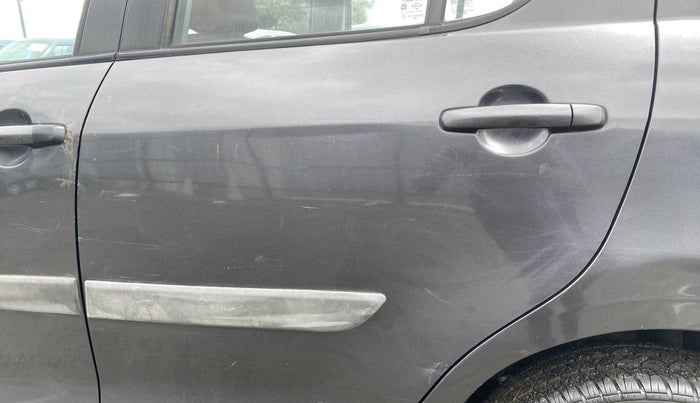 2017 Maruti Swift VXI O, Petrol, Manual, 26,757 km, Rear left door - Slightly dented
