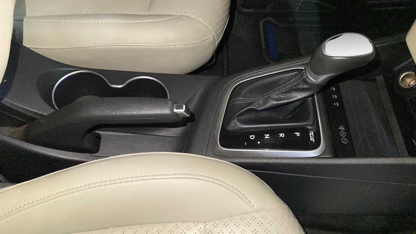 2021 Hyundai Verna SX 1.5 VTVT IVT, Petrol, Automatic, 10,919 km, Gear Lever
