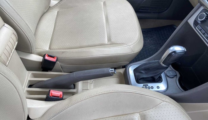 2017 Volkswagen Vento HIGHLINE PETROL AT, Petrol, Automatic, 51,245 km, Gear Lever