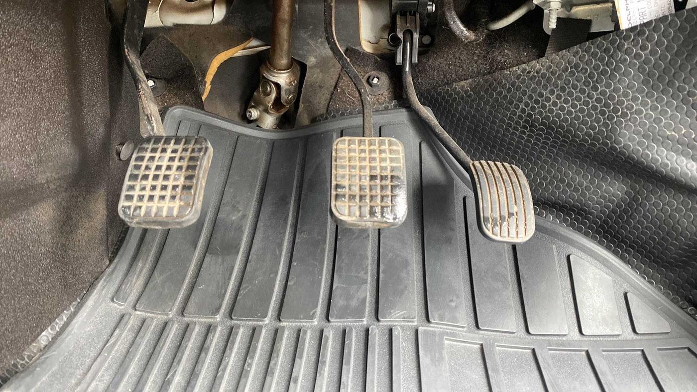 2014 Tata Bolt XT REVOTRON, Petrol, Manual, 68,413 km, Pedals