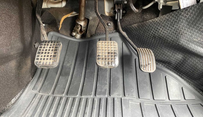 2014 Tata Bolt XT REVOTRON, Petrol, Manual, 68,413 km, Pedals