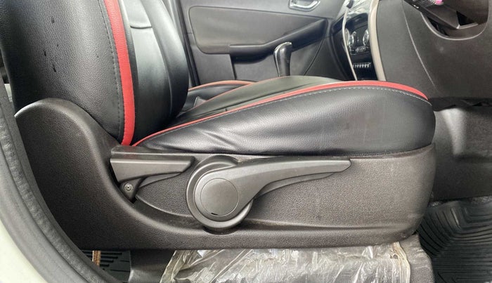 2014 Tata Bolt XT REVOTRON, Petrol, Manual, 68,413 km, Driver Side Adjustment Panel