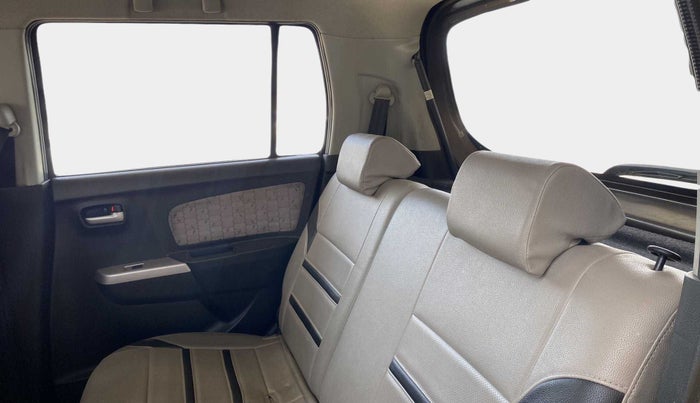 2016 Maruti Wagon R 1.0 VXI, Petrol, Manual, 89,443 km, Right Side Rear Door Cabin