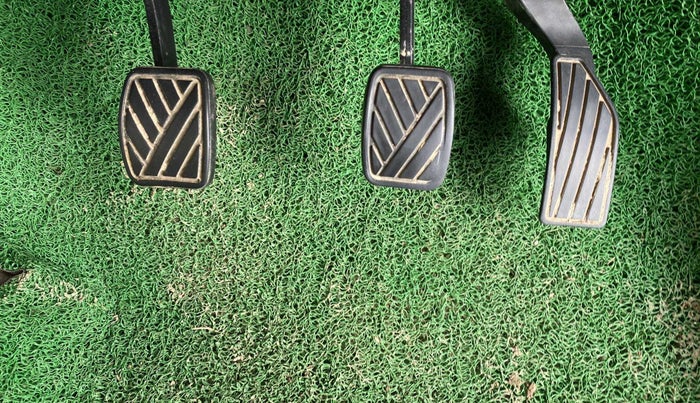 2014 Maruti Ertiga ZXI, Petrol, Manual, 50,489 km, Pedals