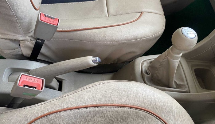 2014 Maruti Ertiga ZXI, Petrol, Manual, 50,489 km, Gear Lever