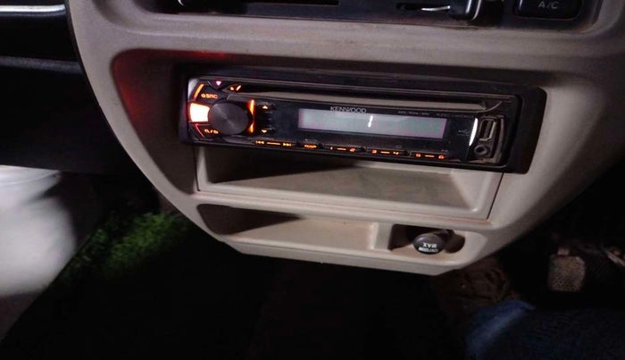 2017 Maruti Eeco 5 STR WITH A/C+HTR, CNG, Manual, 54,810 km, Infotainment system - AM/FM Radio - Not Working