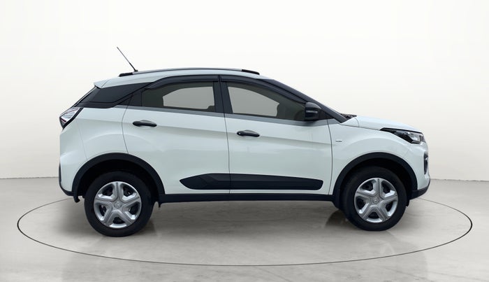2021 Tata NEXON XM SUNROOF PETROL, Petrol, Manual, 17,153 km, Right Side View