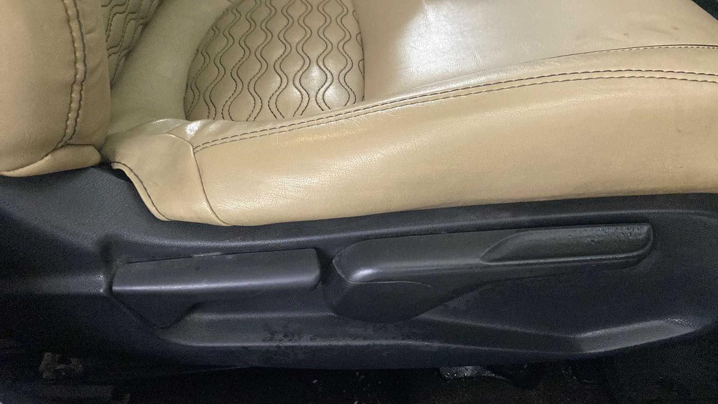 2019 Honda Civic 1.8L I-VTEC V CVT, Petrol, Automatic, 46,581 km, Driver Side Adjustment Panel