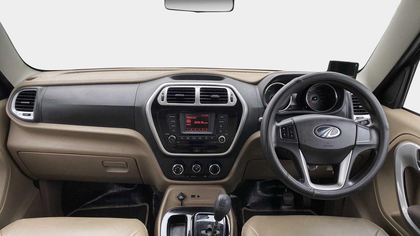 2015 Mahindra TUV300 T8 AMT, Diesel, Automatic, 37,609 km, Dashboard