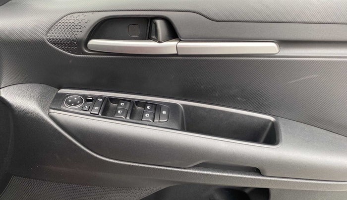 2022 KIA SONET HTK PLUS 1.0 IMT, Petrol, Manual, 7,339 km, Driver Side Door Panels Control